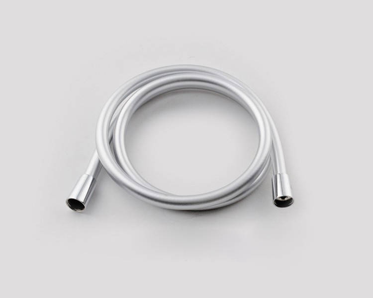 Wąż natryskowy prysznicowy gumowy gładki srebrny 150cm 360° PCV