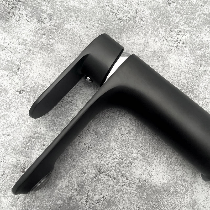 Bateria umywalkowa LIAM czarna