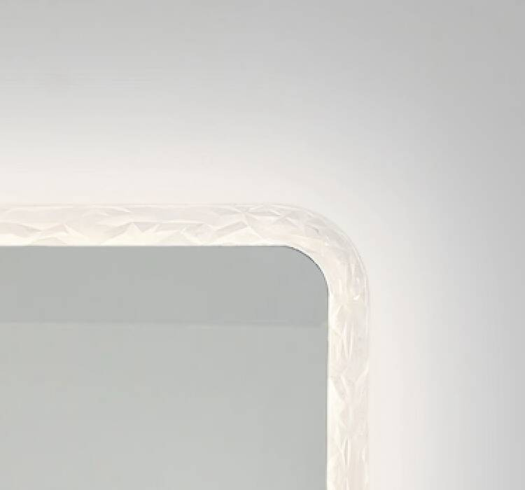 Lustro podświetlane LED dekoracyjne 64x98 cm prostokątne w ozdobnej ramie H-1404