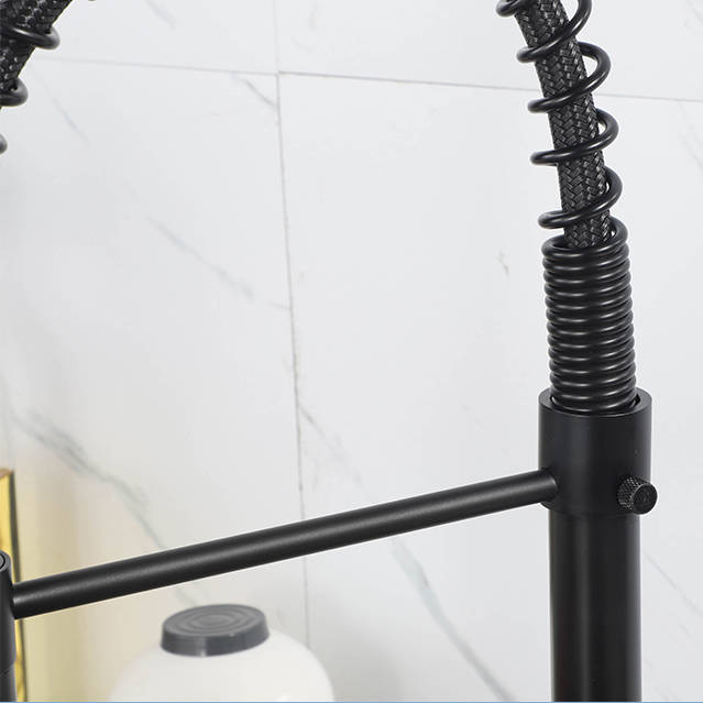 Bateria kuchenna czarna z wyciąganą wylewką KING