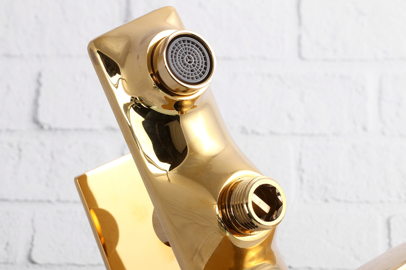 Zestaw złotych baterii łazienkowych