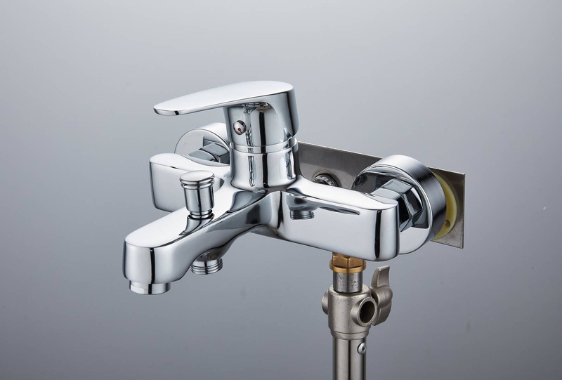 Bateria wannowa FOCUS + zestaw natryskowy