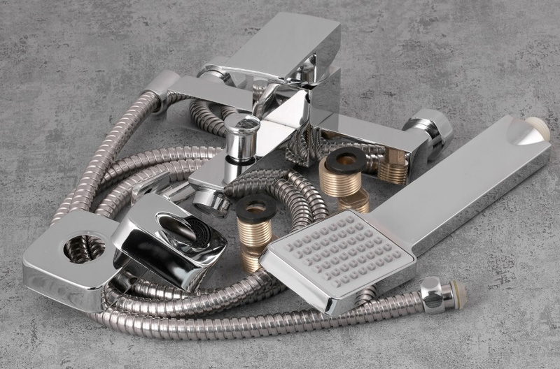 Bateria wannowa kwadratowa ścienna mosiądz zestaw