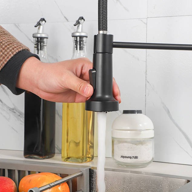 Bateria kuchenna czarna z wyciąganą wylewką KING