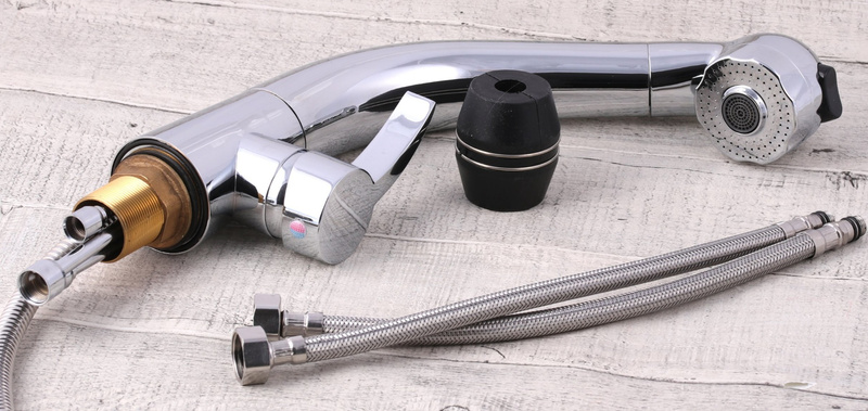 Bateria kuchenna z wyciąganą wylewką kran