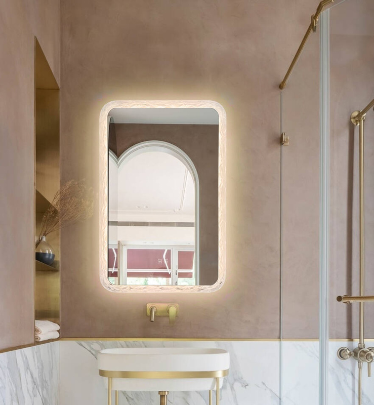 Lustro podświetlane LED dekoracyjne 64x98 cm prostokątne w ozdobnej ramie H-1404