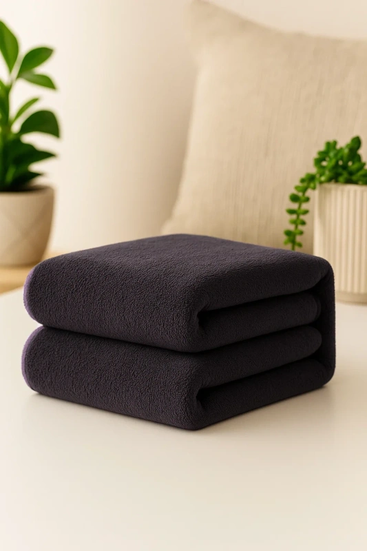 Ręcznik kąpielowy MIKRO ciemny szarofioletowy z mikrofibry 50x100 szybkoschnący