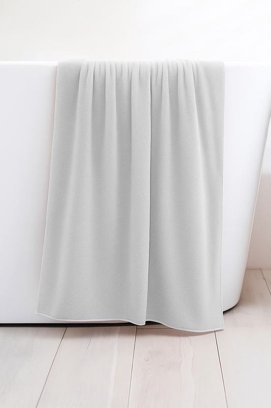 Ręcznik kąpielowy MIKRO jasny szary z mikrofibry 50x100 szybkoschnący