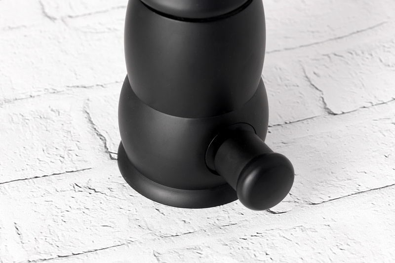 Czarna bateria wannowa 3-otworowa stojąca RETRO GLIT