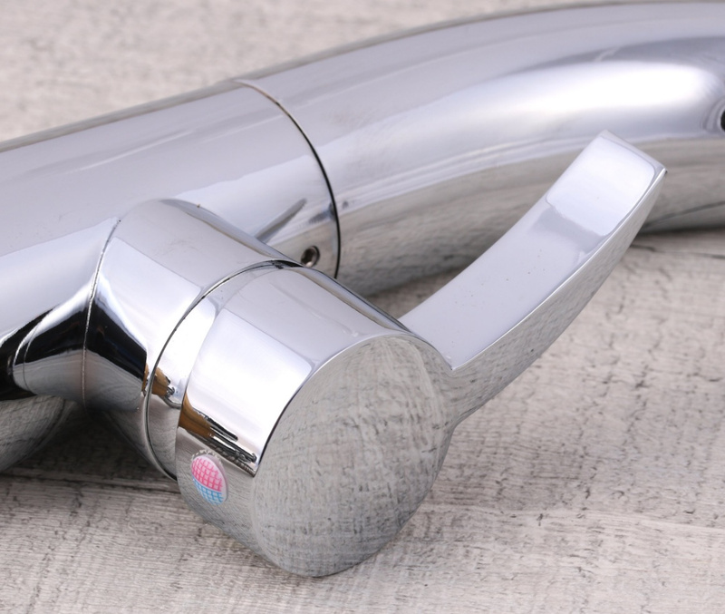 Bateria kuchenna z wyciąganą wylewką kran