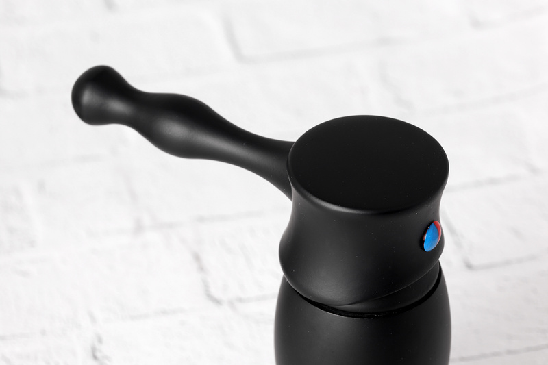 Czarna bateria wannowa 3-otworowa stojąca RETRO GLIT