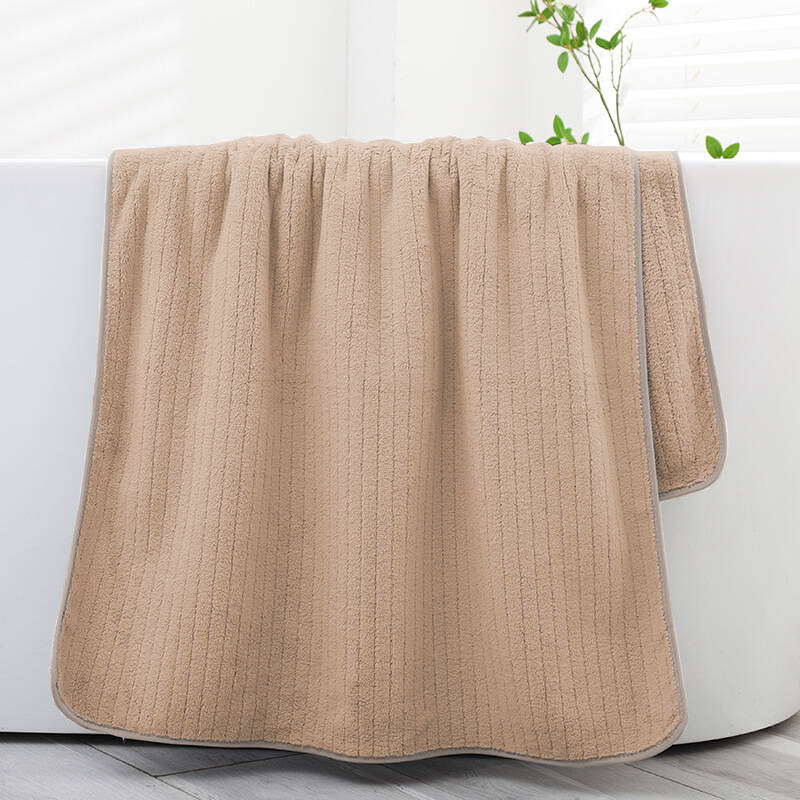 Ręcznik kąpielowy beżowy w paski z mikrofibry 70x140 szybkoschnący