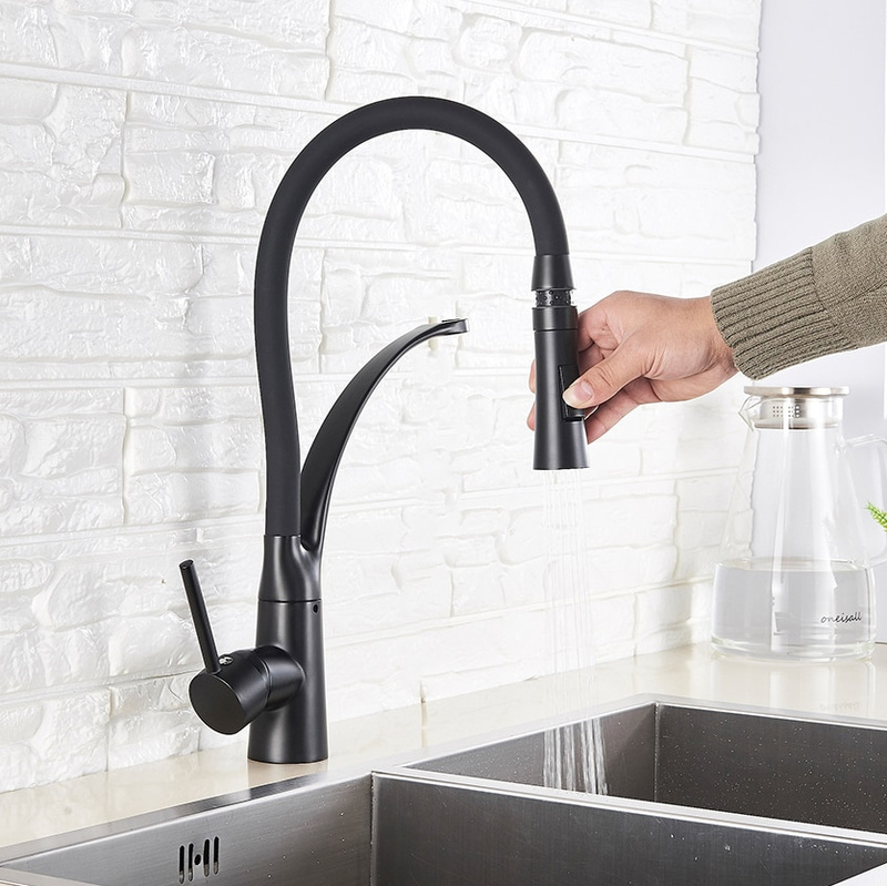 Bateria kuchenna czarna z wyciąganą wylewką IKA BLACK