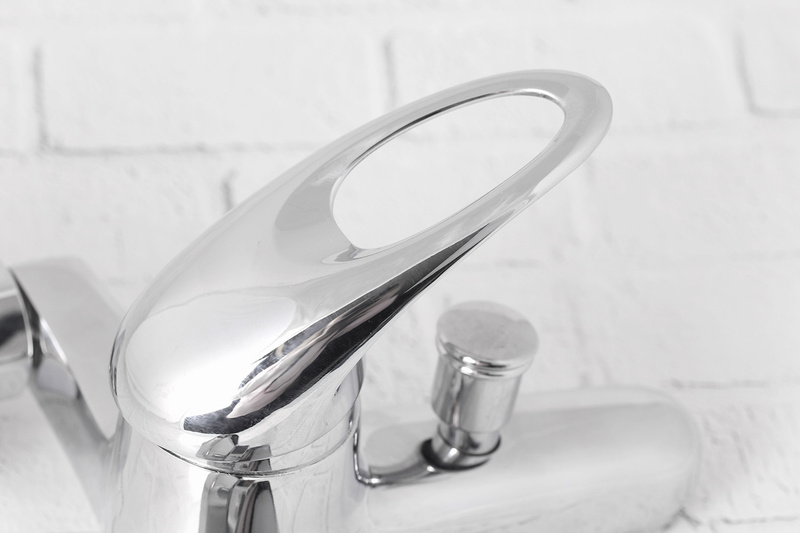 Drążek natryskowy + bateria prysznicowa wannowa