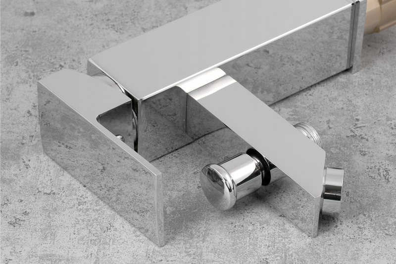 Bateria umywalkowa z wyjściem na wąż i zestawem natryskowym