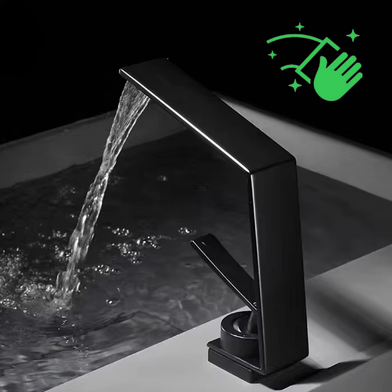 Bateria umywalkowa z wodospadową wylewką DELLA czarna