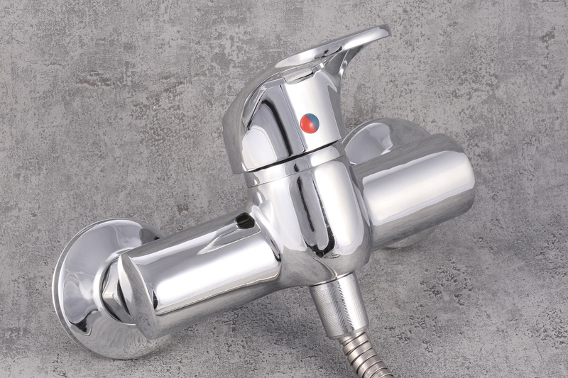 Bateria natryskowa ścienna XGY