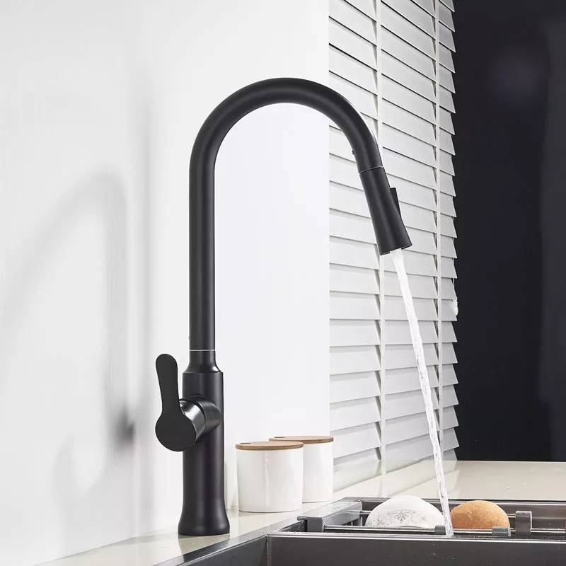 Bateria kuchenna z wyciąganą wylewką SIENA czarna