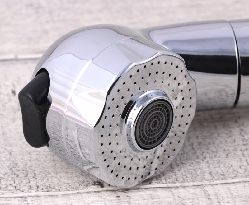 Bateria kuchenna z wyciąganą wylewką kran