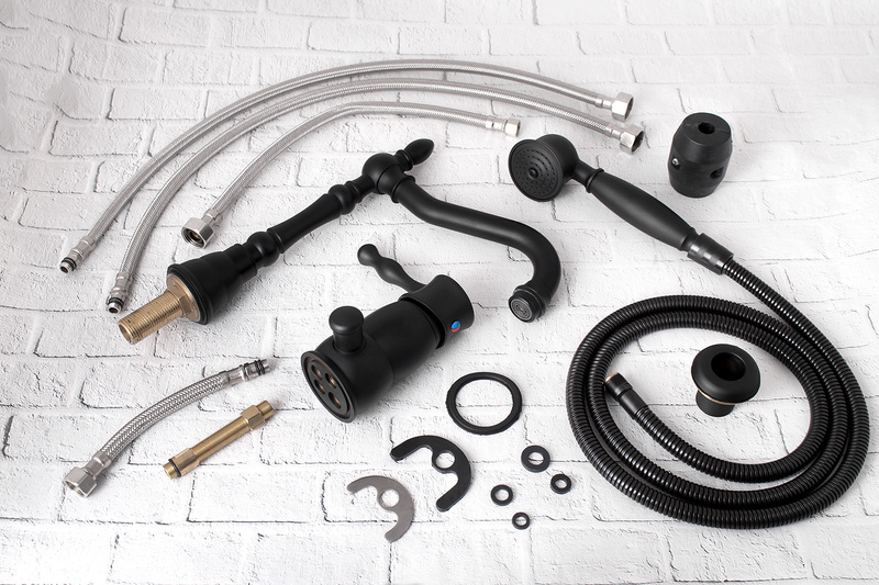 Czarna bateria wannowa 3-otworowa stojąca RETRO GLIT