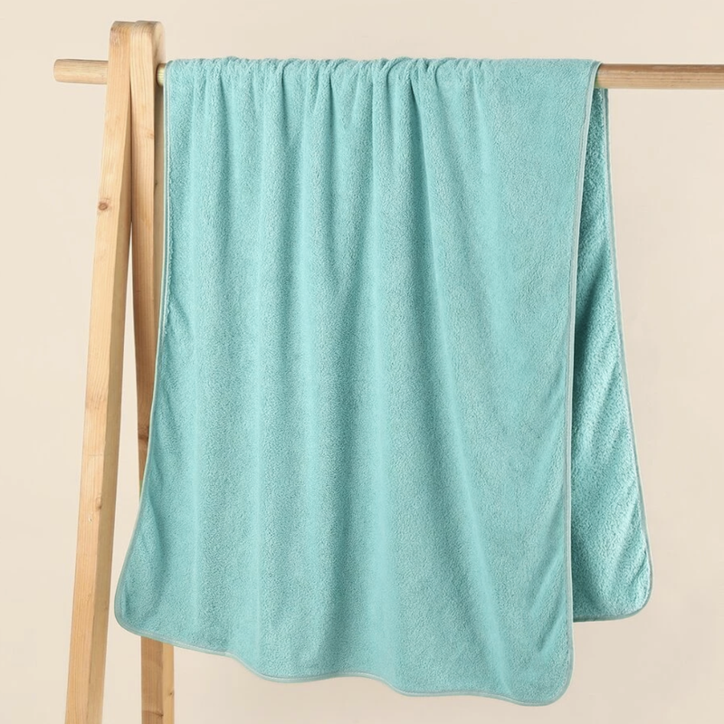 Ręcznik kąpielowy MIKRO miętowy z mikrofibry 50x100 szybkoschnący