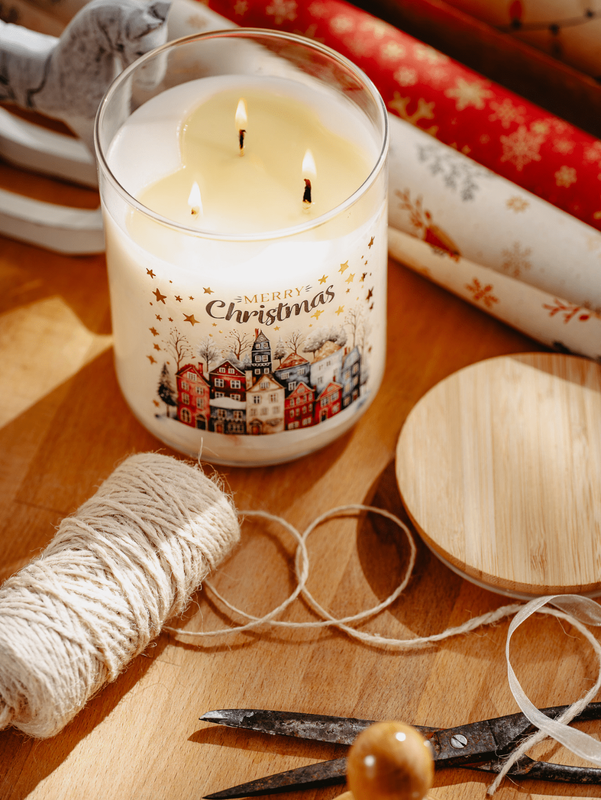 Świeca sojowa zapachowa ŚWIĄTECZNE MIASTECZKO 600ml