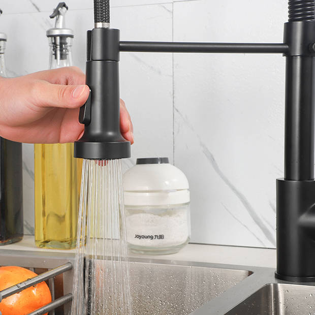 Bateria kuchenna czarna z wyciąganą wylewką KING