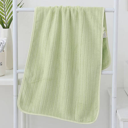 Ręcznik kąpielowy zielony w paski z mikrofibry 50x100 szybkoschnący 