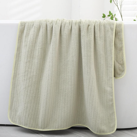 Ręcznik kąpielowy zielony w paski z mikrofibry 70x140 szybkoschnący 